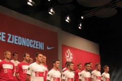 Piłkarze reprezentacji Polski mają nowe stroje