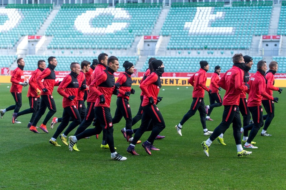 Piłkarze reprezentacji Polski na treningu /PAP/Maciej Kulczyński  /PAP