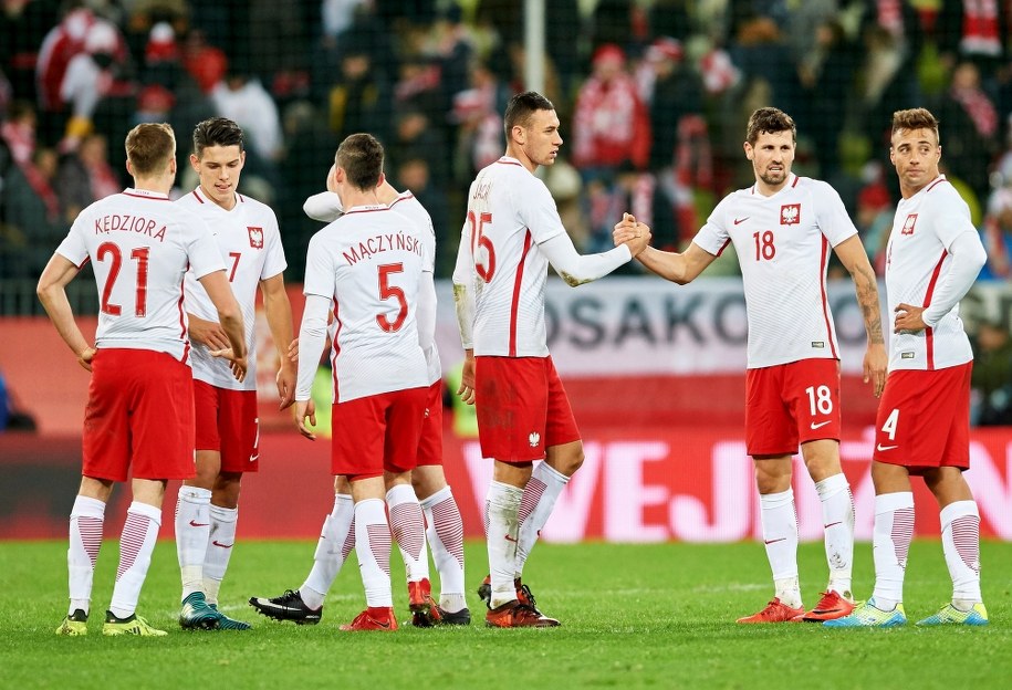 Piłkarze reprezentacji Polski po porażce 0:1 w towarzyskim spotkaniu z Meksykiem w Gdańsku /Adam Warżawa /PAP