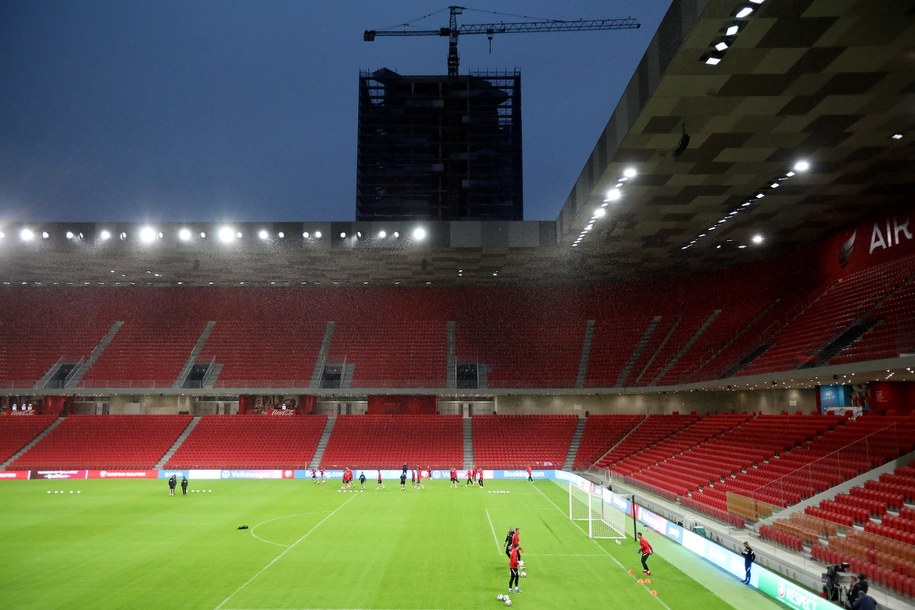 Piłkarze reprezentacji Polski podczas treningu kadry na Air Albania Stadium w Tiranie / 	Leszek Szymański    /PAP