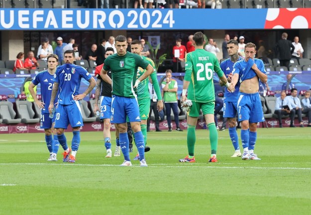 Piłkarze reprezentacji Włoch po przegranej ze Szwajcarią /Abedin Taherkenareh   /PAP/EPA