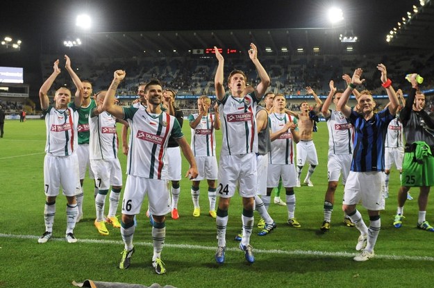 Piłkarze Śląska Wrocław fetowali w Belgii po awansie do IV rundzie eliminacji LE /LAURENT DUBRULE    /PAP/EPA