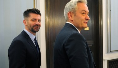 Pilne wieści ws. ukochanego Roberta Biedronia dotarły w ostatniej chwili. Krzysztof Śmiszek jest "bardzo poważnie chory"