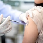 Pilny komunikat GIF. Szczepionka wstrzymana w obrocie