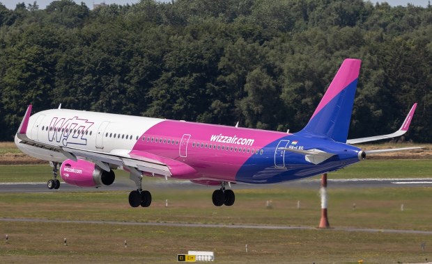 Piloci wysłali sygnał mayday. Awaryjne lądowanie samolotu lecącego z Polski