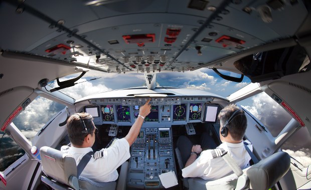 Piloci zasnęli za sterami. Kontrolerzy myśleli, że uprowadzono samolot