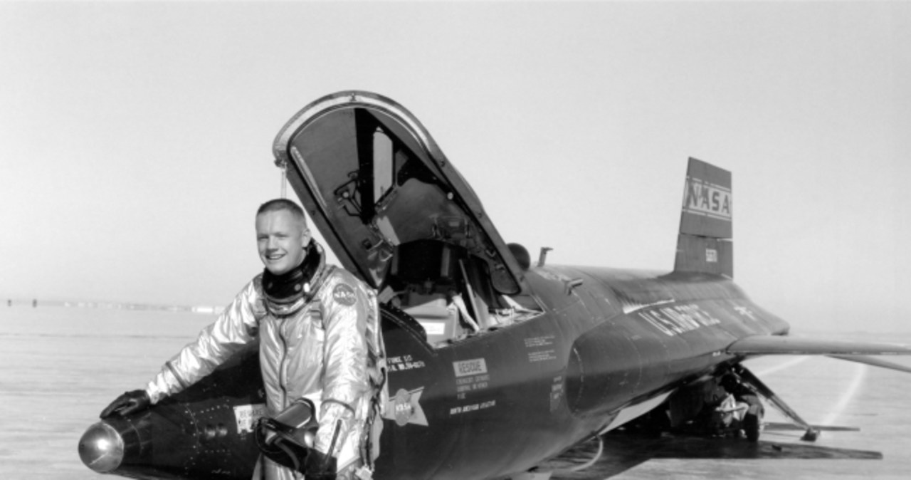 Pilot, lider, legendarny astronauta - Neil Armstrong nie żyje