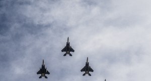 Pilot robił selfie, zderzyły się dwa F-15. Ustalenia raportu