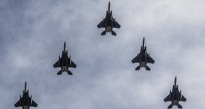 Pilot robił selfie, zderzyły się dwa F-15. Ustalenia raportu