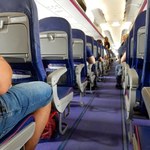 Pilot wskazał najbezpieczniejsze miejsca w samolocie. Gdzie się znajdują? 