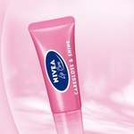 Pink CareGloss&Shine NIVEA Lip Care