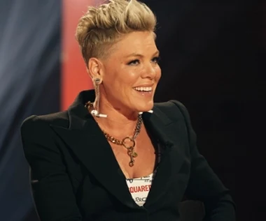 Pink złożyła fanom noworoczne życzenia prosto ze szpitala. "Zostawiam za sobą ból"