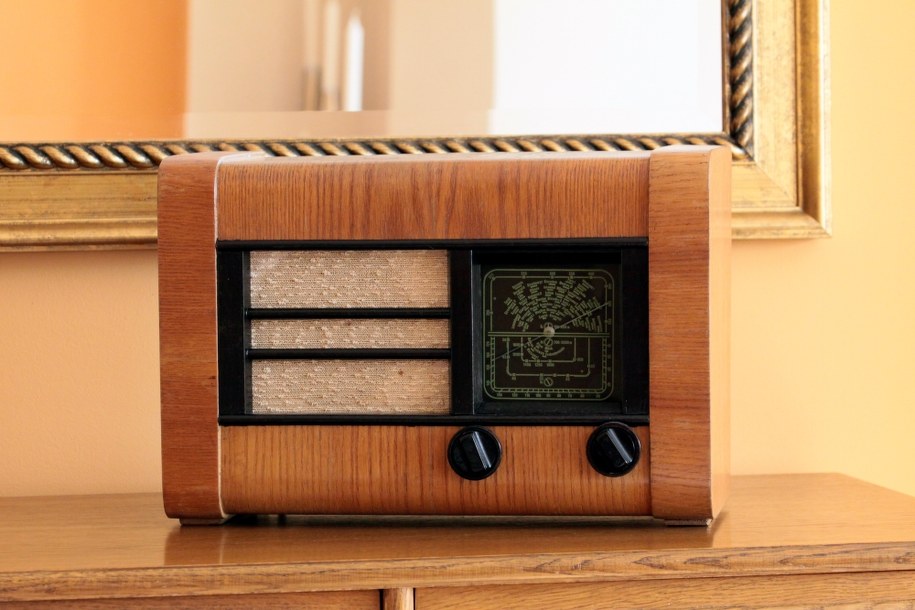 Pionier U3. "Pionier" był najpopularniejszym odbiornikiem radiowym w Polsce w latach 50. XX wieku /Lech Muszyński /PAP