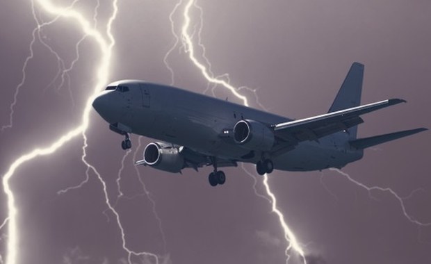 Piorun uderzył w samolot lecący z Krakowa. Maszyna lądowała w Pyrzowicach