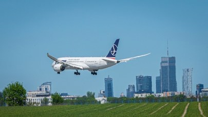 ​Piorun uderzył w samolot LOT. Maszyna zawróciła