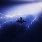 Piorun uderzył w wieżę Eiffla i samolot JetBlue. Wszystko przez fale upałów