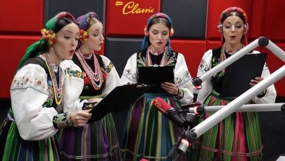 Piosenka z prawdziwego zdarzenia: „Zwłaszcza wrzesień jesień spłaszcza, czyli papużka hulaszcza”