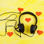 Piosenki o miłości. Czego Polacy słuchają w walentynki w Spotify?