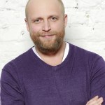 Piotr Adamczyk: Porównywał każdą swoją partnerkę do mamy. Uważa ją za ideał kobiety