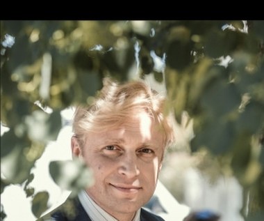 Piotr Adamczyk w scenie z filmu "Sztuka kochania"