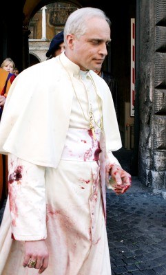 Piotr Adamczyk według reżysera Battiato zagrał papieża "rewelacyjnie" /AFP