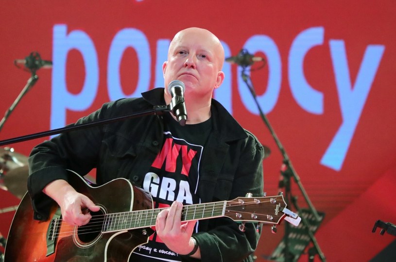 Piotr Bukartyk napisał m.in. piosenkę, którą młodzi śpiewają na zakończenie festiwalu Pol'and"Rock /Piotr Molecki/East News /East News