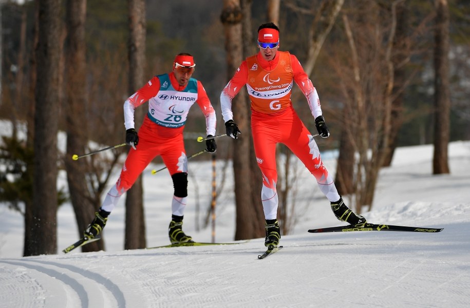 Piotr Garbowski (po lewej) i przewodnik Jakub Twardowski /Bartłomiej  Zborowski /PAP
