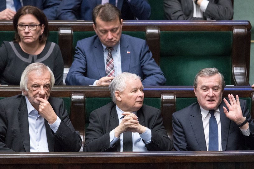 Piotr Gliński, Jarosław Kaczyński, Ryszard Terlecki, Mariusz Błaszczak, Beata Mazurek / Andrzej Iwanczuk /Reporter
