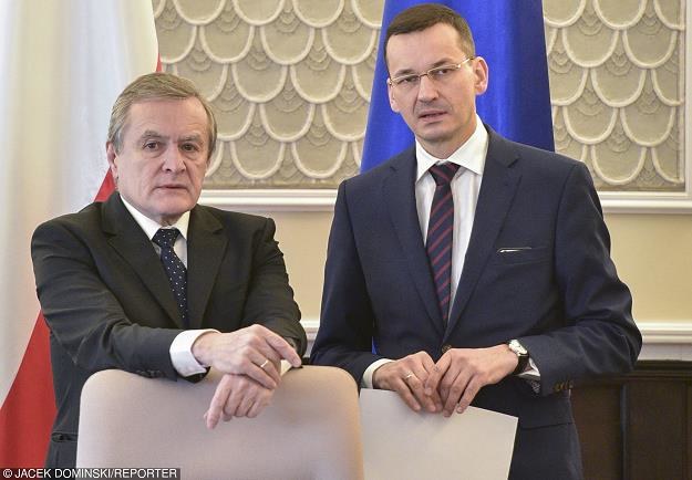 Piotr Glinski minister kultury (L) i Mateusz Morawiecki minister rozwoju (P), fot. Jacek Dominski/ /Reporter