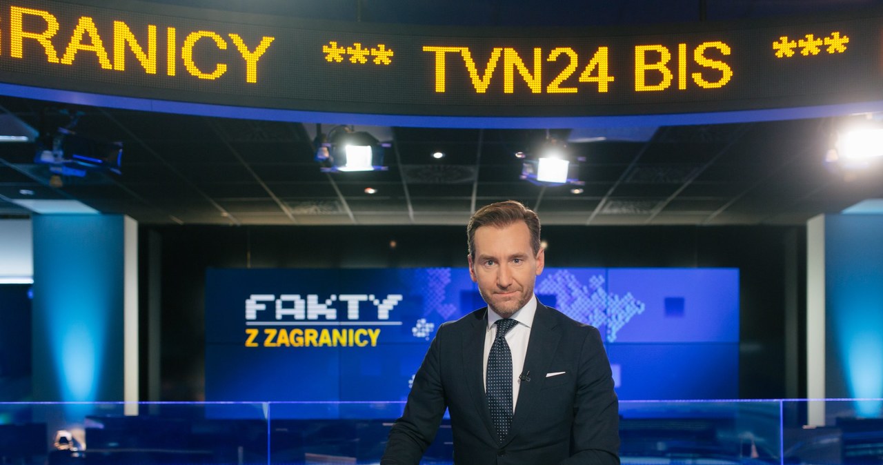 Piotr Kraśko w roli prowadzącego "Fakty z zagranicy" /TVN24BiS   /Twitter