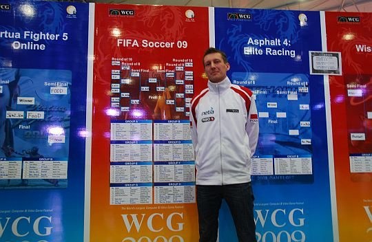 Piotr "Pio_" Zajkowski, brązowy medalista WCG 2009 /CDA