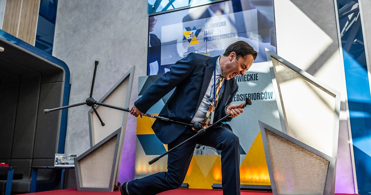 Piotr Polak w piątym sezonie serialu "The Office PL" /Canal+ /materiały prasowe