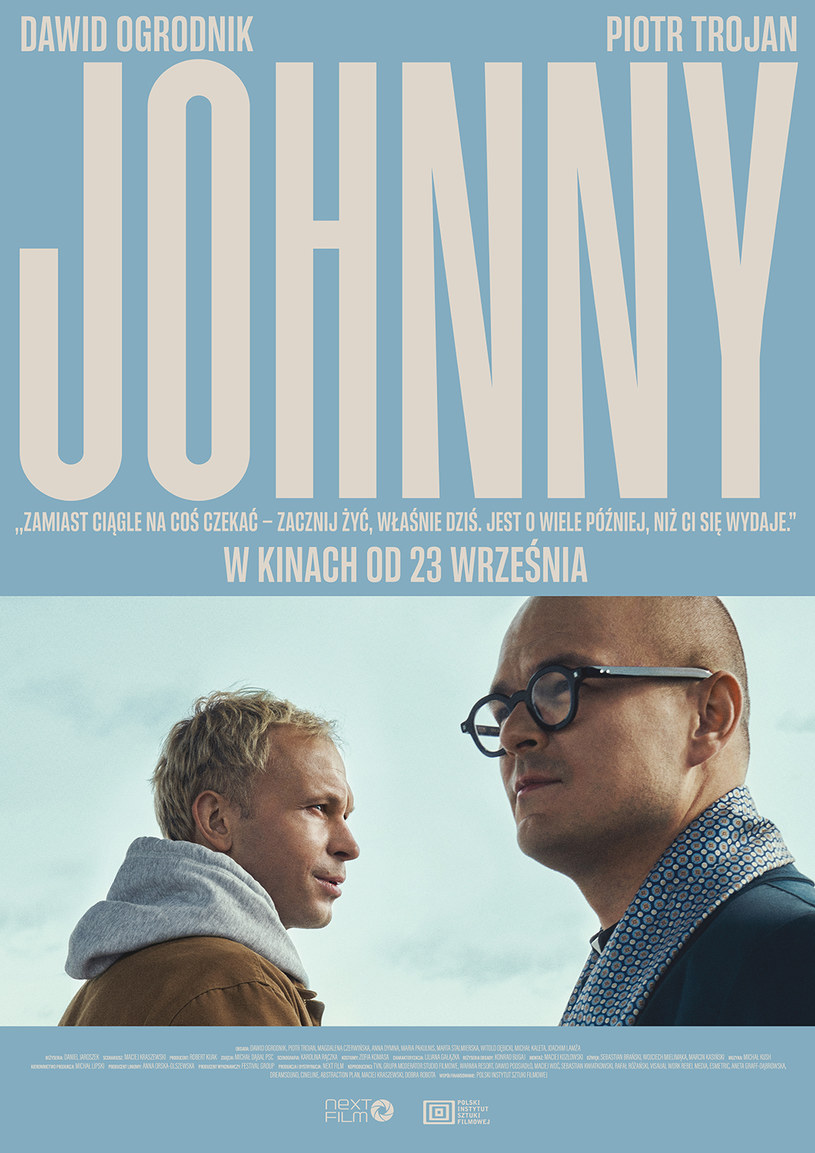 Piotr Trojan i Dawid Ogrodnik na plakacie filmu "Johnny" /materiały prasowe