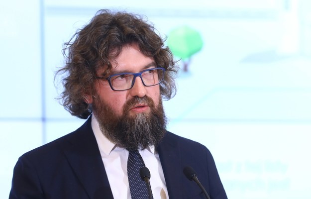 Piotr Woźny, zdymisjonowany wczoraj wiceszef resortu przedsiębiorczości i technologii, który niespełna trzy tygodnie temu został przedstawiony jako wiceminister od smogu /	Rafał Guz   /PAP