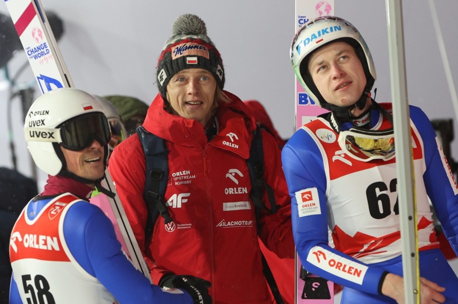 Piotr Żyła, Dawid Kubacki i Aleksander Zniszczoł /	Grzegorz Momot   /PAP