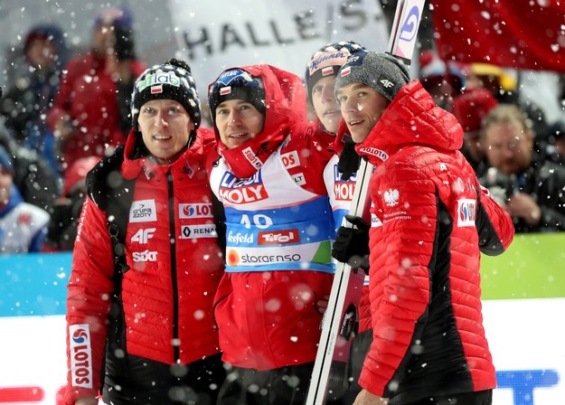 Piotr Żyła, Dawid Kubacki, Kamil Stoch i Stefan Hula podczas konkursu MŚ na skoczni normalnej w austriackim Seefeld / 	Grzegorz Momot    /PAP