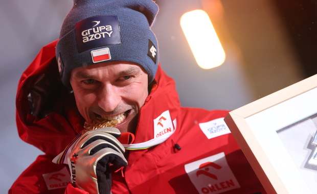 Piotr Żyła odebrał złoty medal. "Emocje trochę opadły"