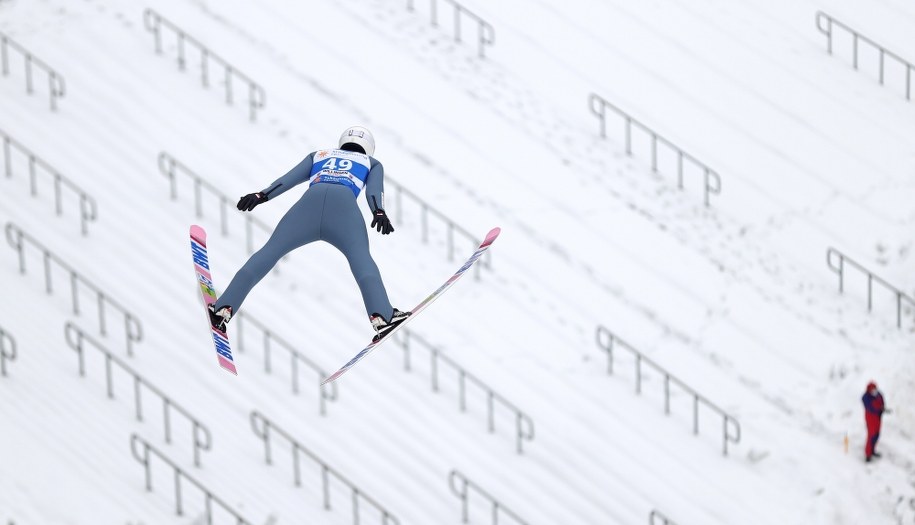 Piotr Żyła podczas skoku /Friedemann Vogel /PAP