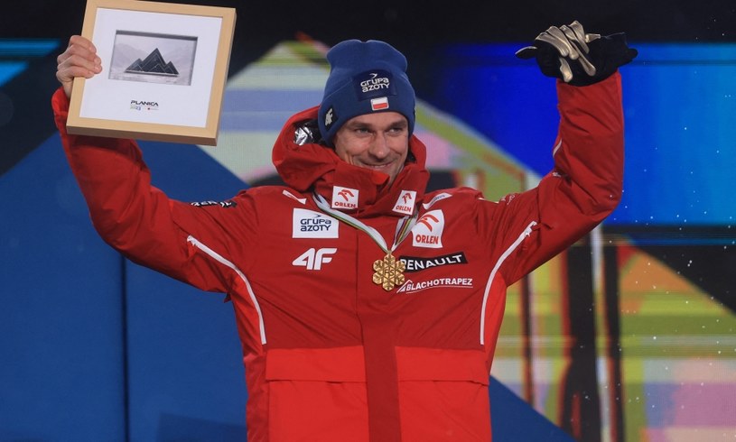 Piotr Żyła słusznie otrzymał złoty medal? /BORUT ZIVULOVIC / Reuters /Agencja FORUM