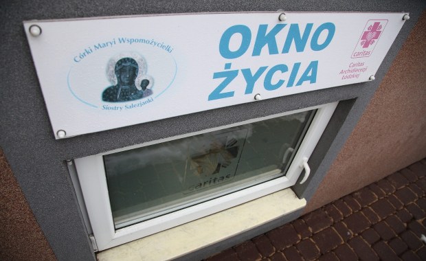 Piotrków Trybunalski: W oknie życia znaleziono noworodka
