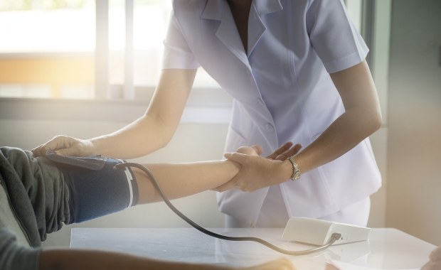 PIP sprawdził, czy szpitale wypłaciły podwyżki pielęgniarkom. "Nieliczne nieprawidłowości"