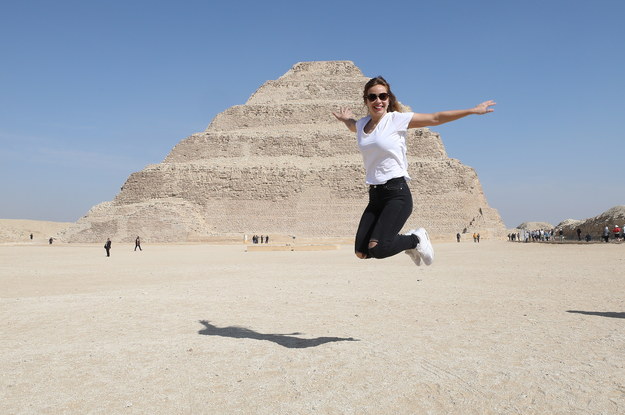 Piramida Dżesera znów otwarta dla turystów /KHALED ELFIQI   /PAP/EPA