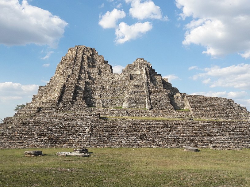 Piramida Majów w Moral Reforma /Alfonsobouchot/https://creativecommons.org/licenses/by-sa/4.0/deed.en /Wikimedia