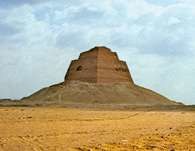 Piramida Snorfu, Dahszur, Egipt /Encyklopedia Internautica