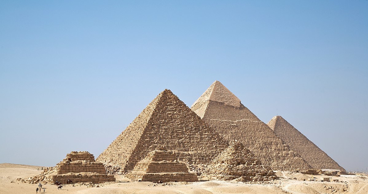 Piramidy w Gizie w jednym ujęciu /Ricardo Liberato /Wikipedia