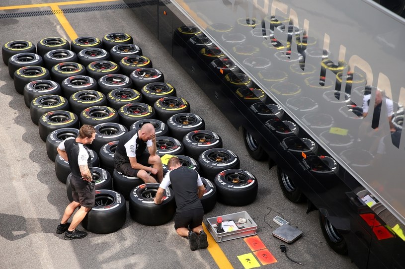 Pirelli pozostanie dostawcą opon dla F1 /Getty Images