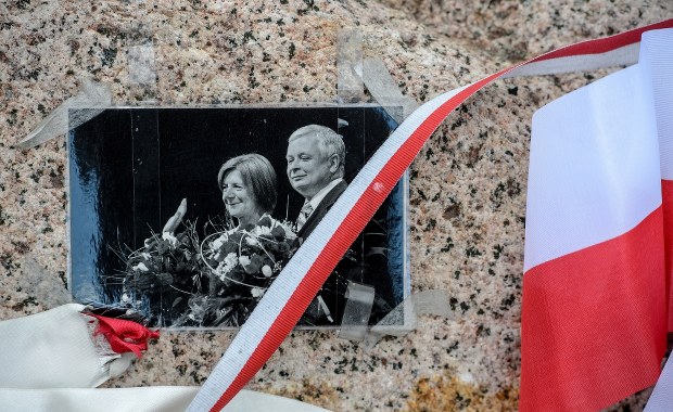 PiS: Krakowskie Przedmieście najlepsze na pomnik smoleński. Ratusz woli ul. Focha