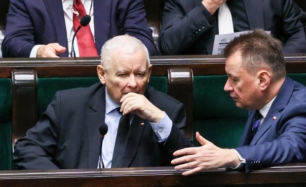 PiS liderem sondażu. Traci KO, zyskuje Konfederacja