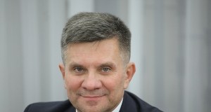 PiS pozbywa się niepokornego senatora. Karczewski przekazał decyzję