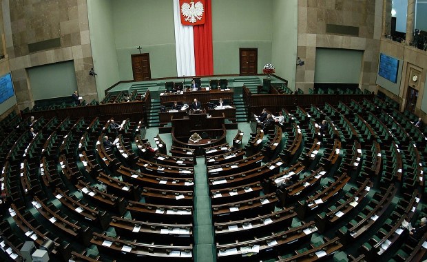 PiS z największym poparciem w najnowszym sondażu. Kto drugi? 